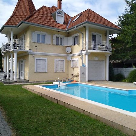 Bella Villa Apartmanhaz Zamárdi Buitenkant foto