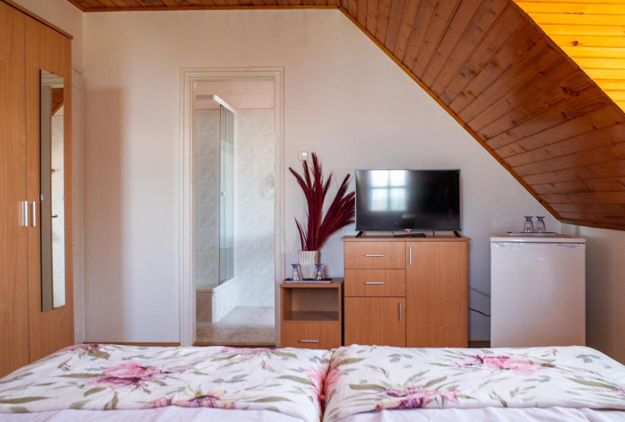 Bella Villa Apartmanhaz Zamárdi Buitenkant foto